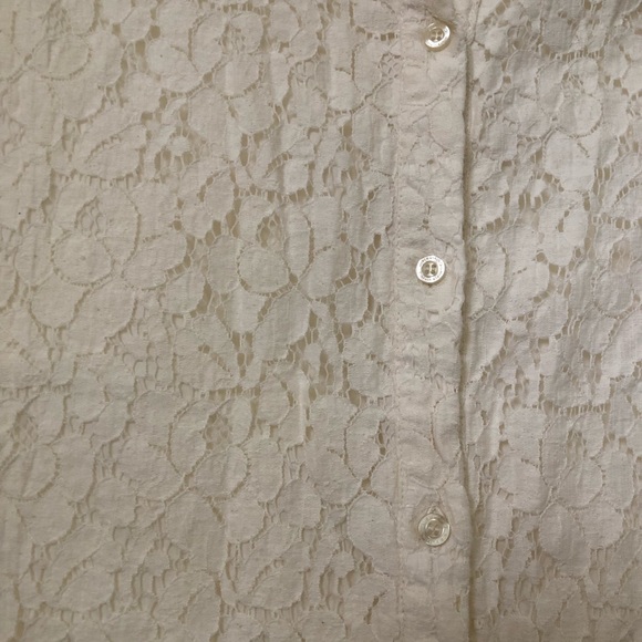 Calvin Klein: short sleeve lace top. Button up - Picture 4 of 5